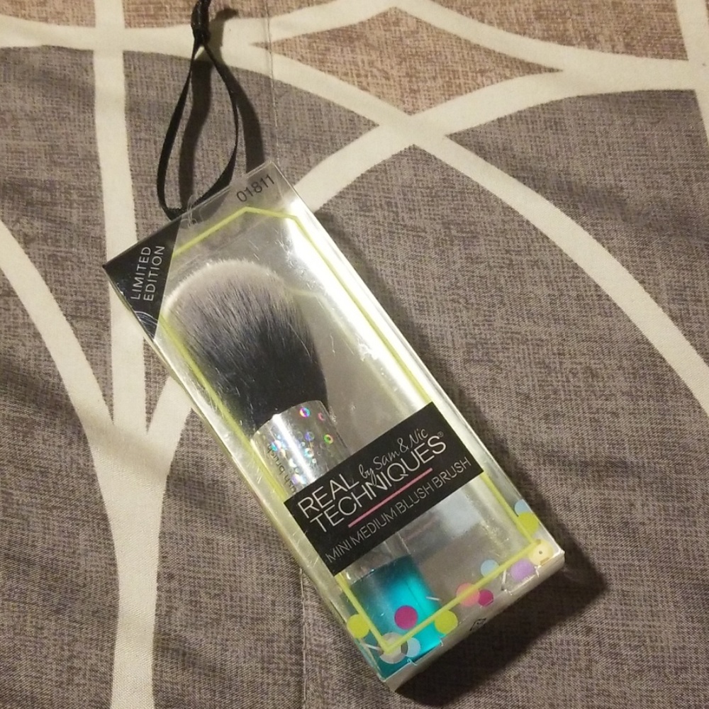 Real Techniques - Mini Medium Blush Brush